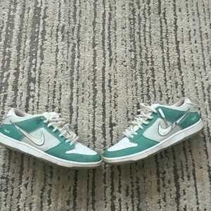 Nike SB Dunks “April Fools” Size 11